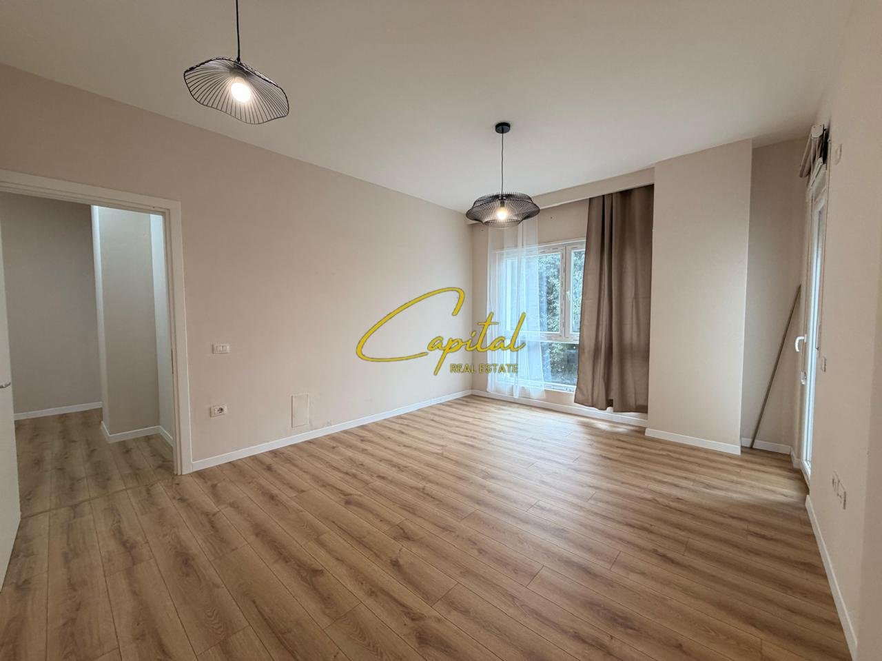 SHITET APARTAMENT 1+1 RRUGA E BARRIKADAVE 230.000 EURO