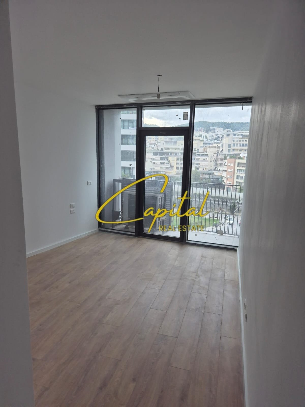 ZYRE ME QIRA 103 M2 LAKE VIEW RESIDENCE 1.700 EURO