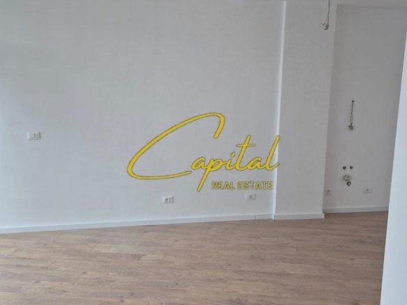 ZYRE ME QIRA 103 M2 LAKE VIEW RESIDENCE 1.700 EURO