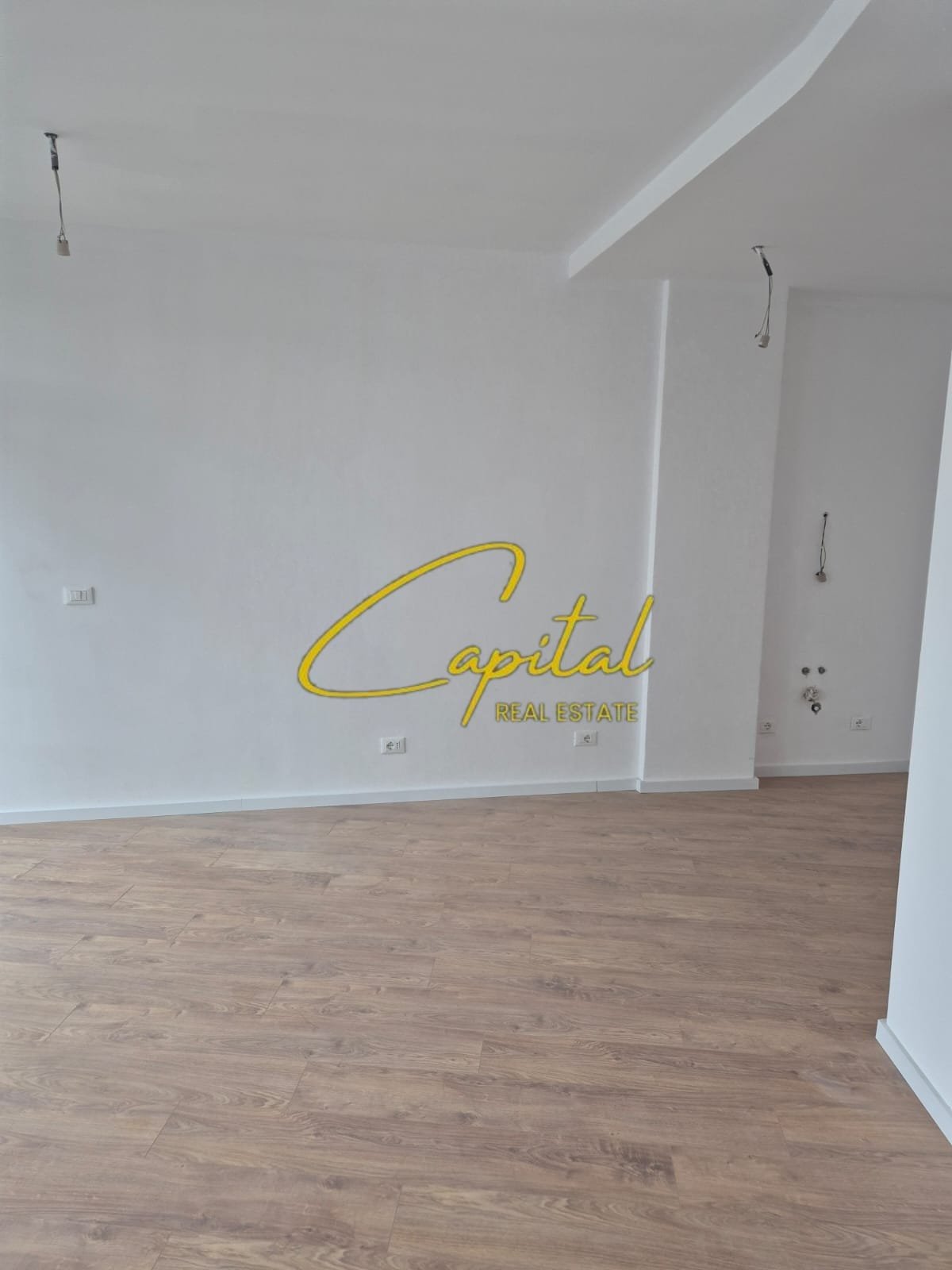 ZYRE ME QIRA 103 M2 LAKE VIEW RESIDENCE 1.700 EURO
