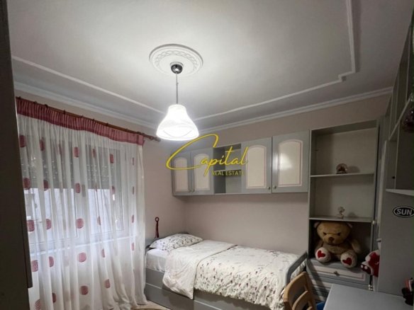 APARTAMENT ME QIRA 3+1 SHKOLLA E BALETIT 75.000 LEKE